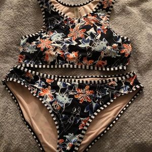 Tart Swim 🏊‍♀️ Floral Striped Two-Piece-Size Medium